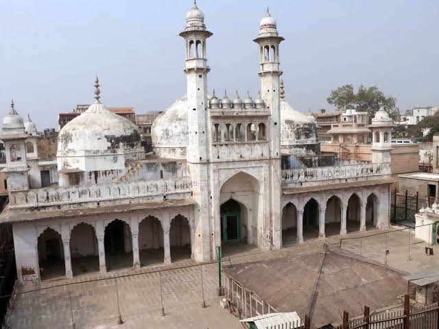 ஞானவாபி மசூதியில் இன்று காலை தொல்லியல் துறையினர் ஆய்வு…