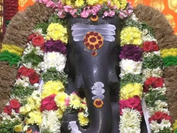 கரூர் ஸ்ரீ கற்பக விநாயகர் ஆலயத்தில் தை மாத வெள்ளியை முன்னிட்டு மூலவர் கணபதிக்கு சிறப்புஅபிஷேகம்