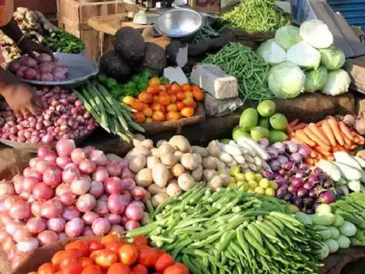 Vegetable Price: கொட்டு மழை.. ஏற்ற இறக்கத்தில் காய்கறி விலைகள்.. இன்றைய பட்டியல் இதோ..
