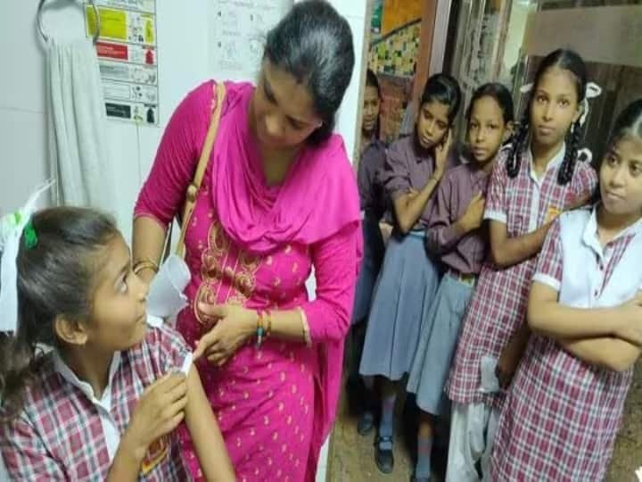 HPV Vaccine : பள்ளி சிறுமிகளுக்கு தடுப்பூசி செலுத்தும் மத்திய அரசு திட்டம்.. தொடரும் தடங்கலுக்கு காரணம் என்ன?