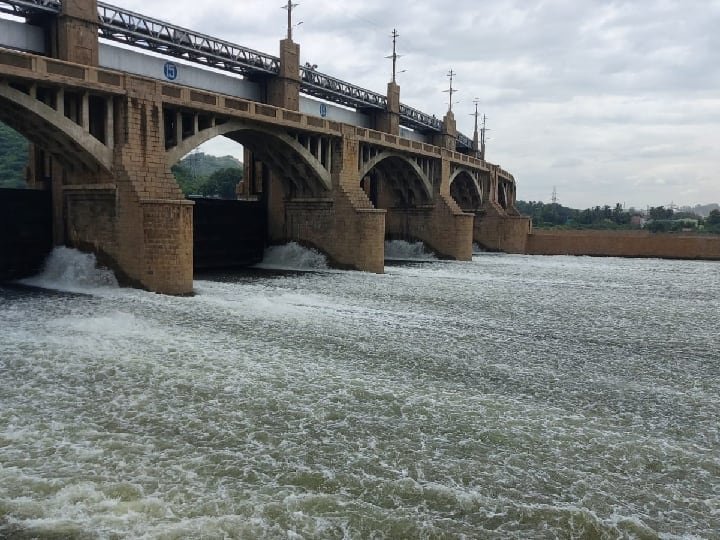 The water inflow of Mettur dam has remained at 54 cubic feet for the third day.