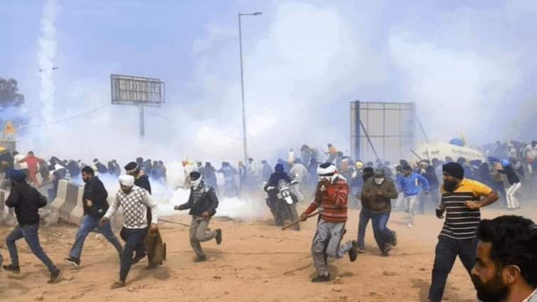 Farmers Protest 2024 delhi border Tear gas shells fired at agitating farmers near Shambhu border | Farmers Protest 2.0: விவசாயிகளின் 2ஆவது நாள் போராட்டம்! தொடரும் காவல்துறை அடக்கமுறை