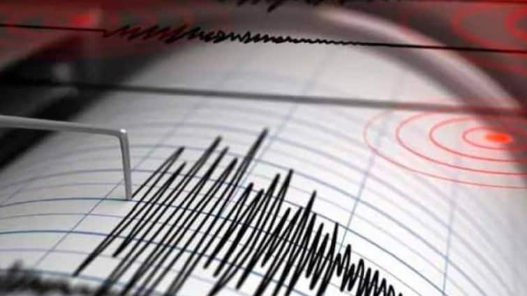 A magnitude 4.7 earthquake struck Pakistan early this morning, the National Seismological Center said.