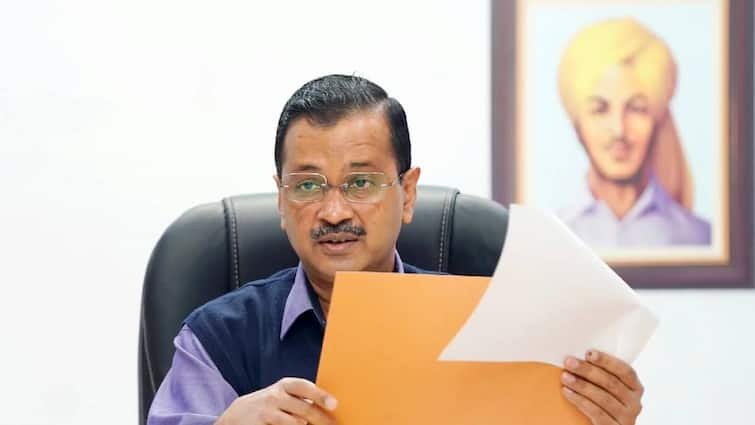 Delhi Crime Branch reached CM Arvind Kejriwal’s residence serve notice in connection with Aam Aadmi Party’s allegation against BJP