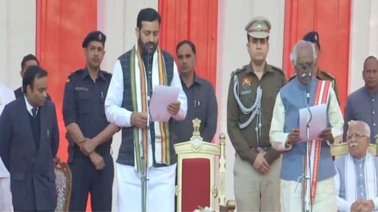 ஹரியானா முதலமைச்சராக பதவியேற்ற நயாப் சிங் சைனி!… என்ன நடக்கிறது?