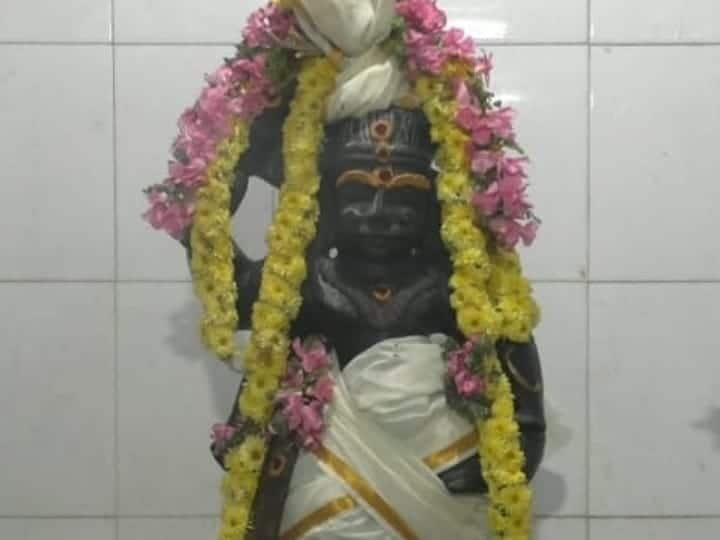 மாசி மாத அமாவாசை; கரூர் ஸ்ரீ மதுரைவீரன் சுவாமி ஆலயத்தில் திரளான பக்தர்கள் சாமி தரிசனம்