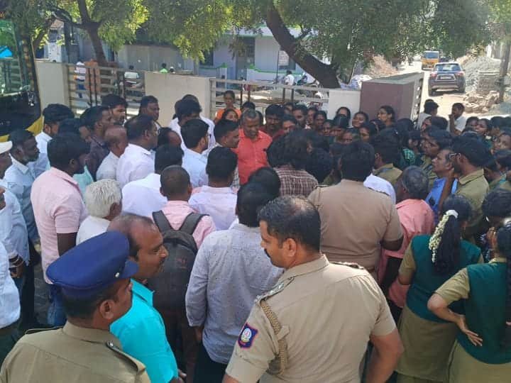 Karur Agriculture College students protest Parents seeking permanent settlement – TNN | 3 ஆண்டில் முட்டி மோதி திண்டாடும் கரூர் வேளாண்மை கல்லூரி