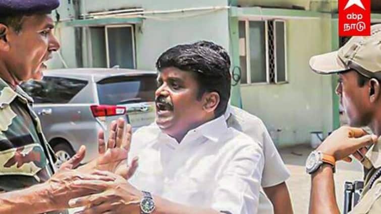 ED Raid: முன்னாள் அமைச்சர் சி. விஜயபாஸ்கர் வீட்டில் அமலாக்கத்துறை சோதனை..!