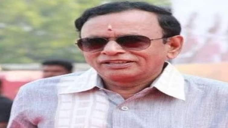 Lok Sabha Election 2024 drunken man had an altercation with actor Anumoghan during election campaigning in Erode