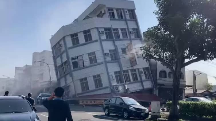 Strongest Earthquake In 25 Years Hits TaiwanTsunami Warning Issued