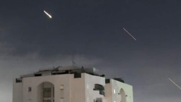 Iran Israel Conflict: இஸ்ரேல் மீது ஏவுகணை தாக்குதல்.. அமெரிக்காவையும் எச்சரித்த ஈரான்.. என்ன நடக்கிறது..?