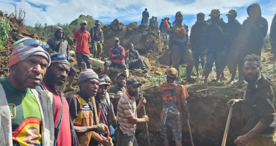 நிலச்சரிவில் புதைந்த 2000 பேர்… 7900 பேரை வெளியேற்றும் அரசு… எங்கே தெரியுமா?