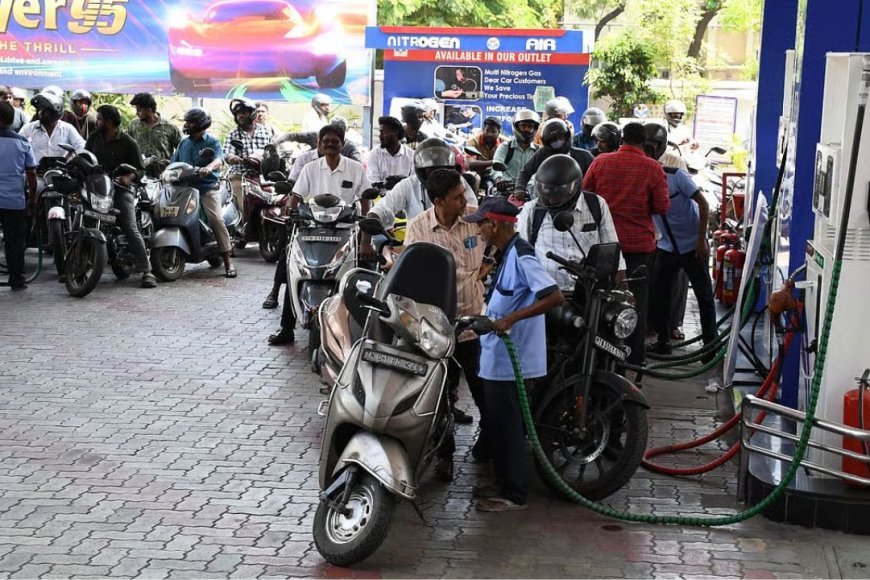 பெட்ரோல் ரூ 25, டீசல் ரூ.20 விலை உயருகிறது? எண்ணெய் நிறுவனங்கள் சூசக தகவல் - Kumudam