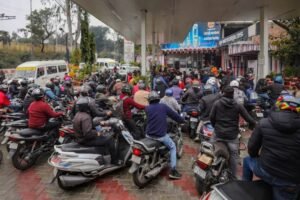 பெட்ரோல் ரூ.10, டீசல் ரூ.12.50 விலை உயர்வு? மத்திய அரசு அதிர்ச்சி தகவல் – ACTPnews.com