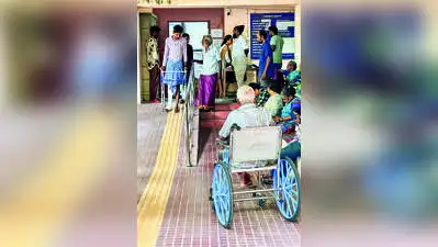 விபத்தில் உயிர் பிழைத்தார், இழப்பீடுக்காக தவித்தார்
